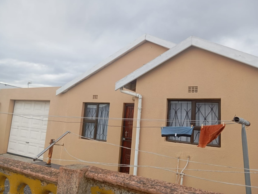  Bedroom Property for Sale in Llitha Park Western Cape